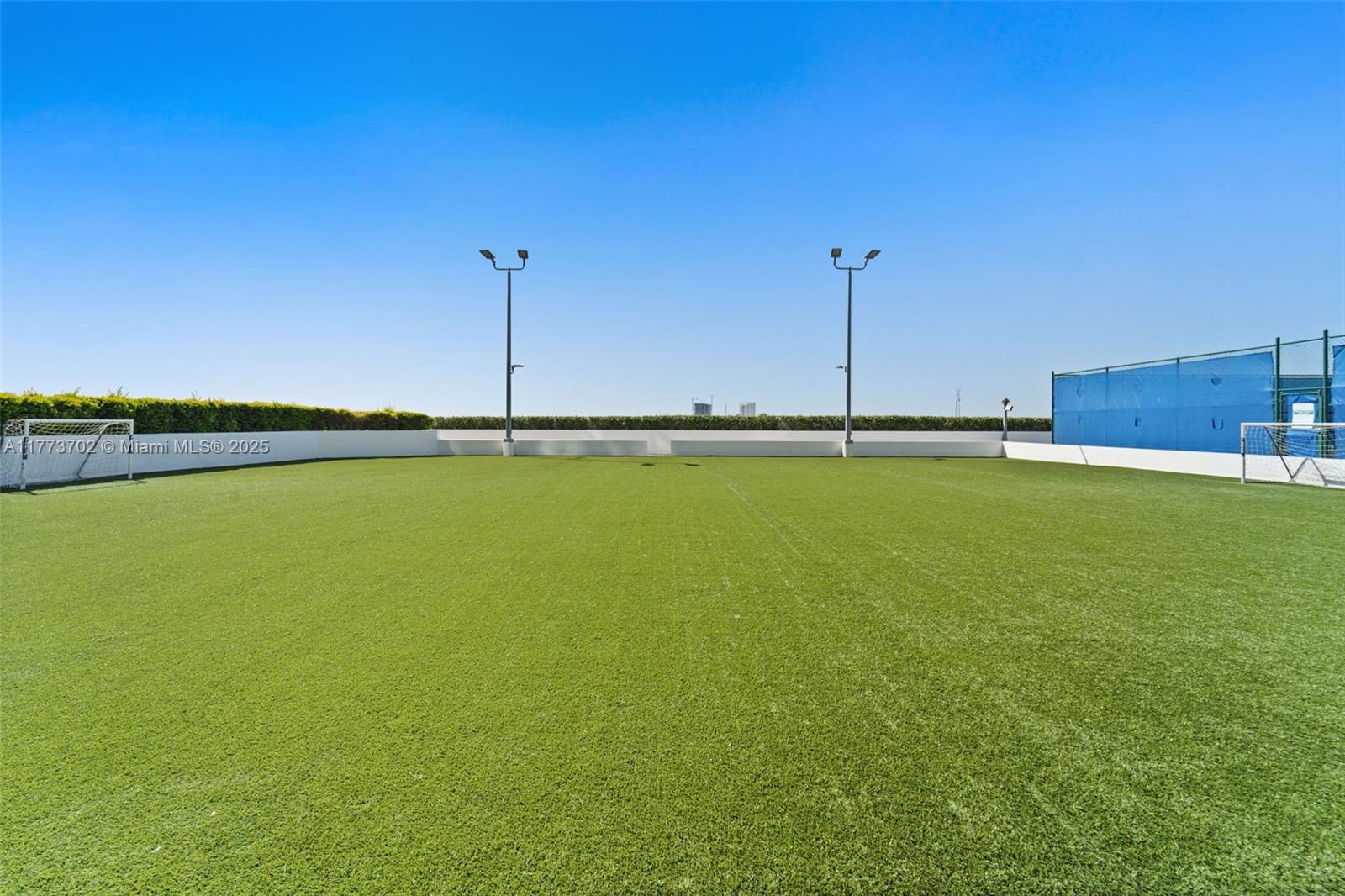 THE HARBOUR SOUTH CONDO - Residential