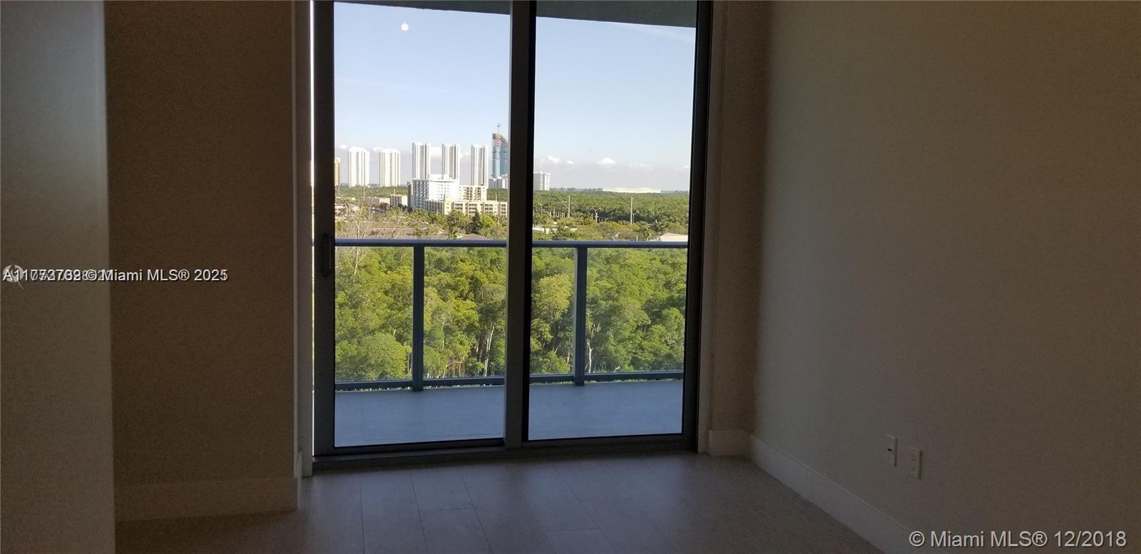 THE HARBOUR SOUTH CONDO - Residential