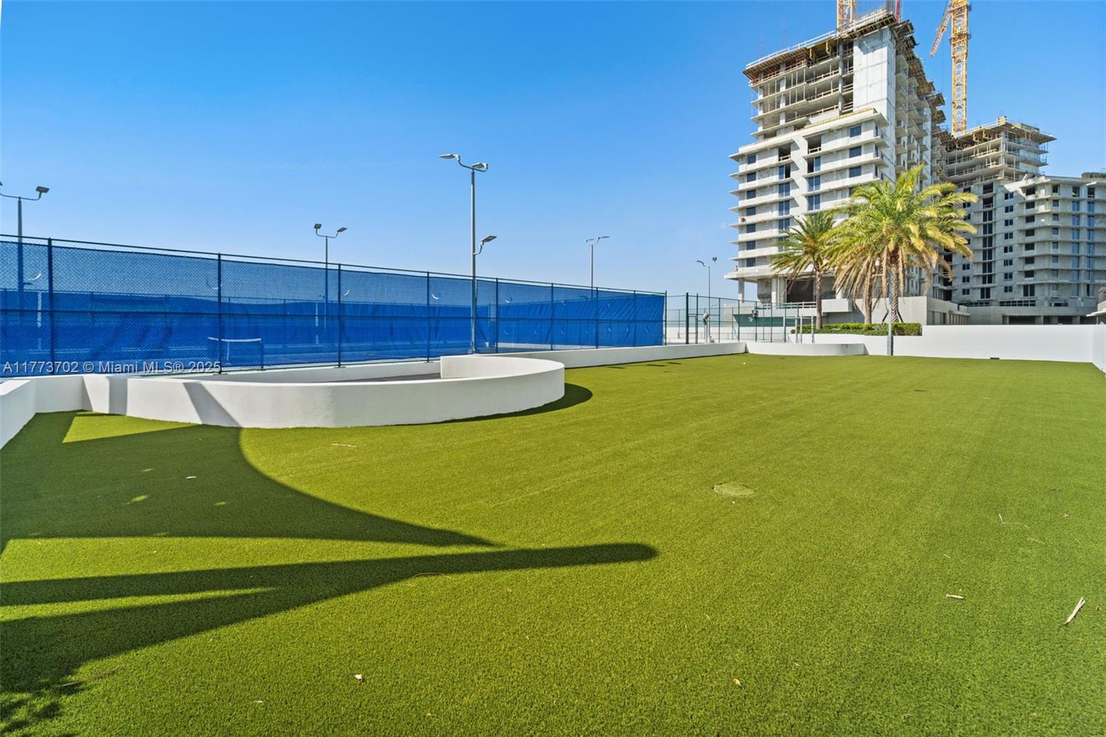 THE HARBOUR SOUTH CONDO - Residential