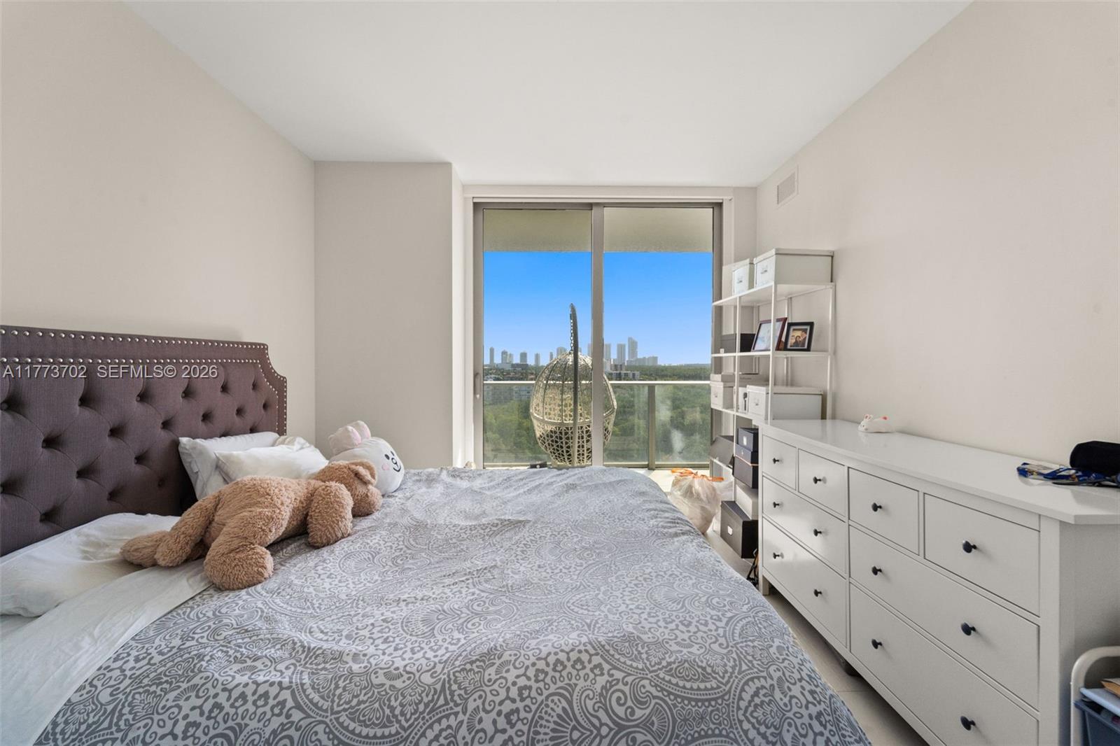 THE HARBOUR SOUTH CONDO - Residential