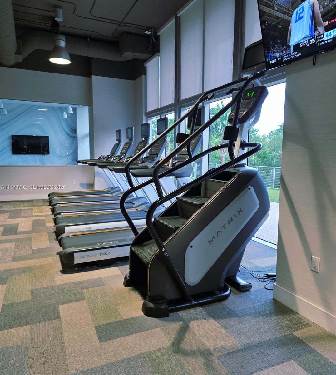 THE HARBOUR SOUTH CONDO - Residential