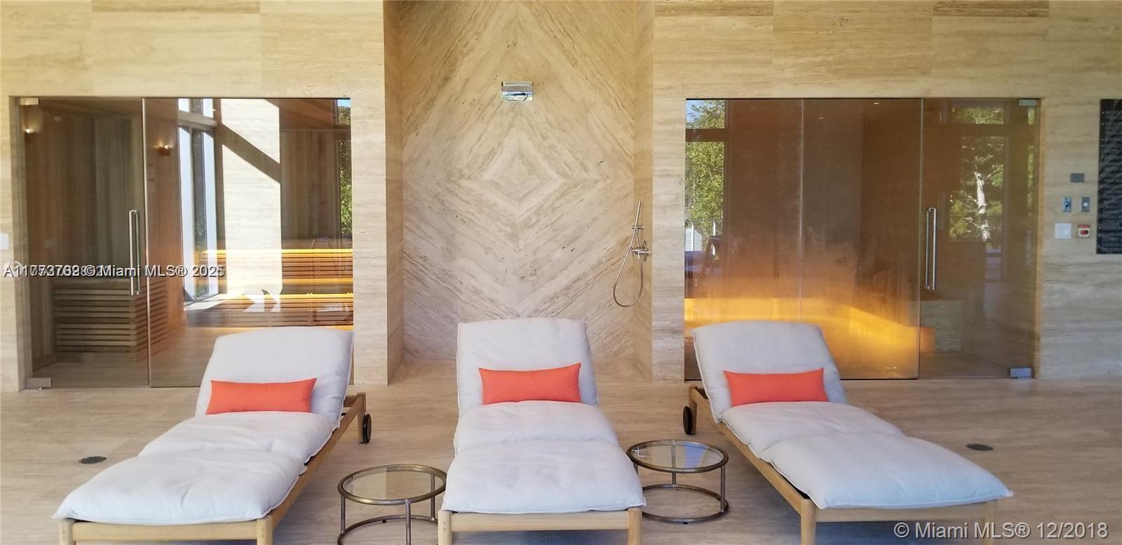 THE HARBOUR SOUTH CONDO - Residential