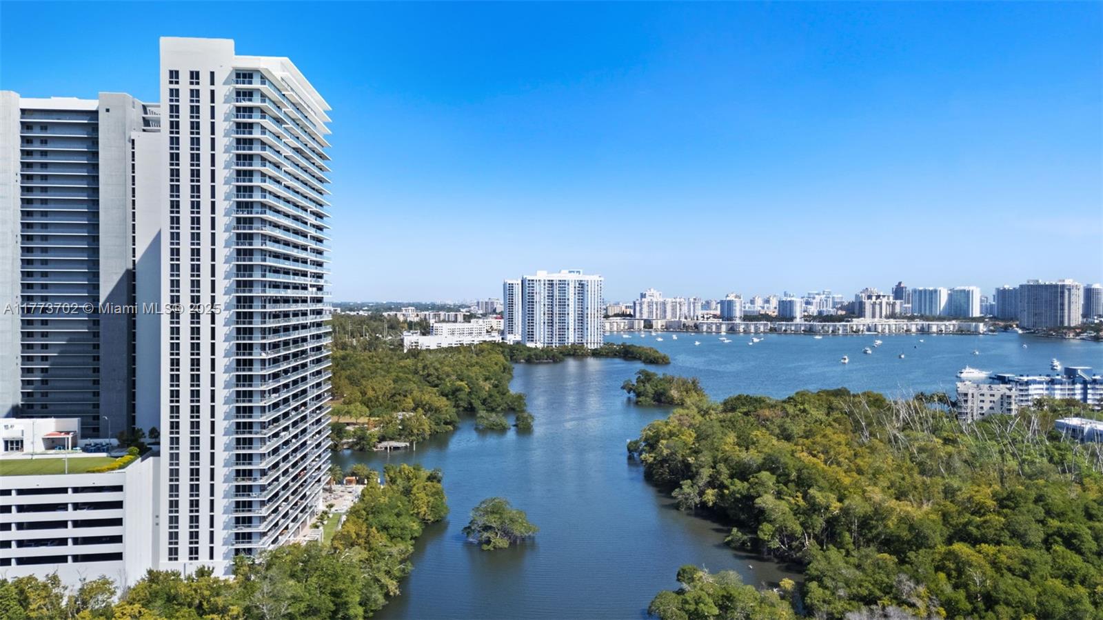 THE HARBOUR SOUTH CONDO - Residential