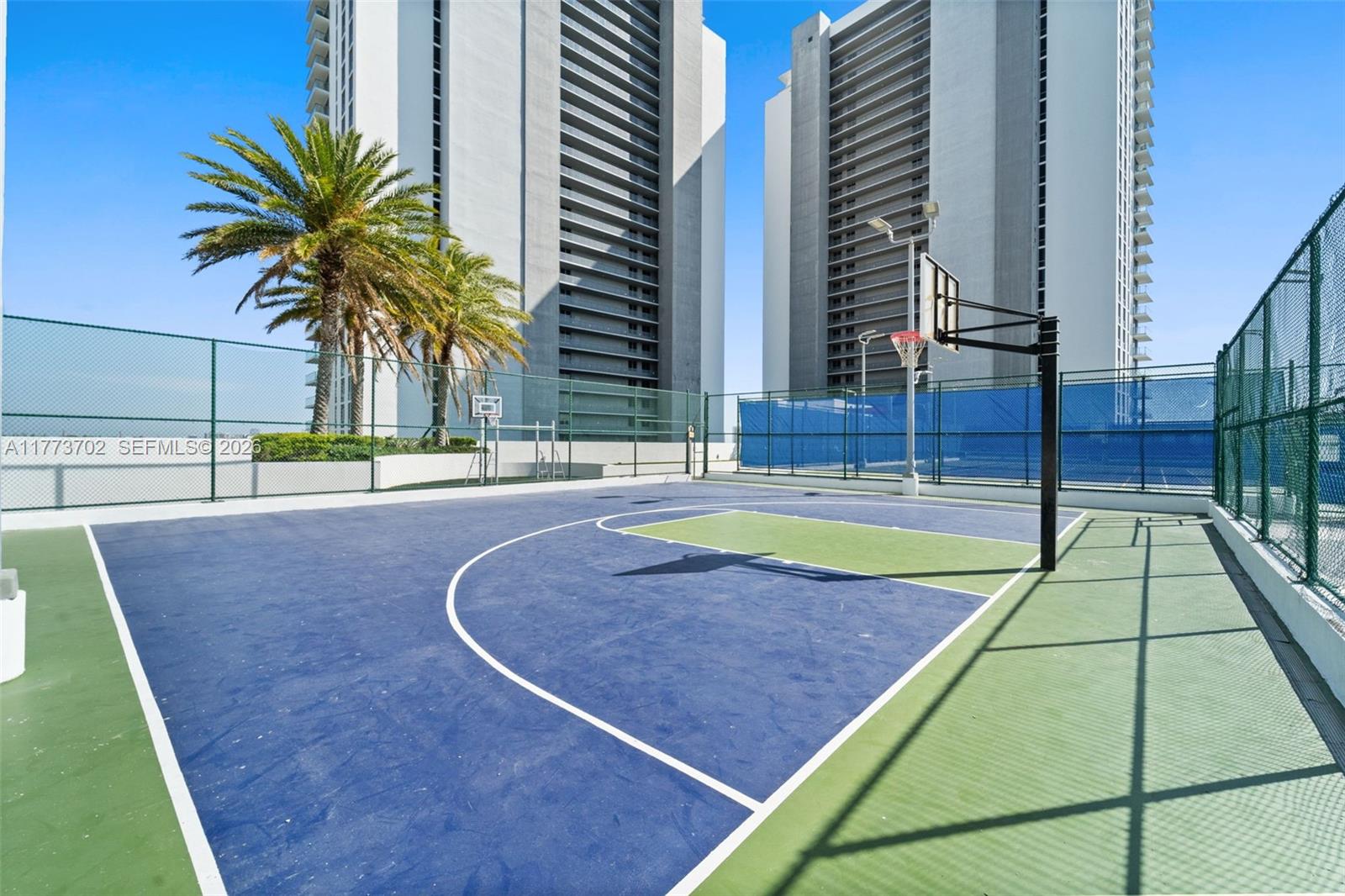 THE HARBOUR SOUTH CONDO - Residential