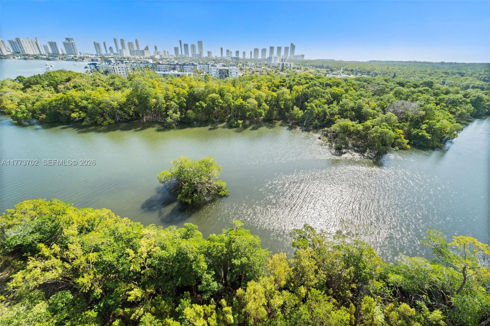 THE HARBOUR SOUTH CONDO - Residential