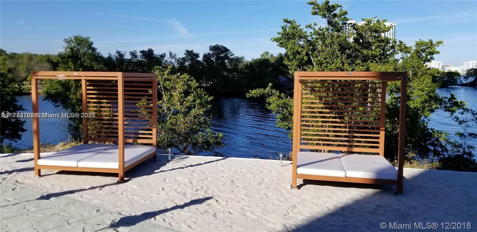 THE HARBOUR SOUTH CONDO - Residential