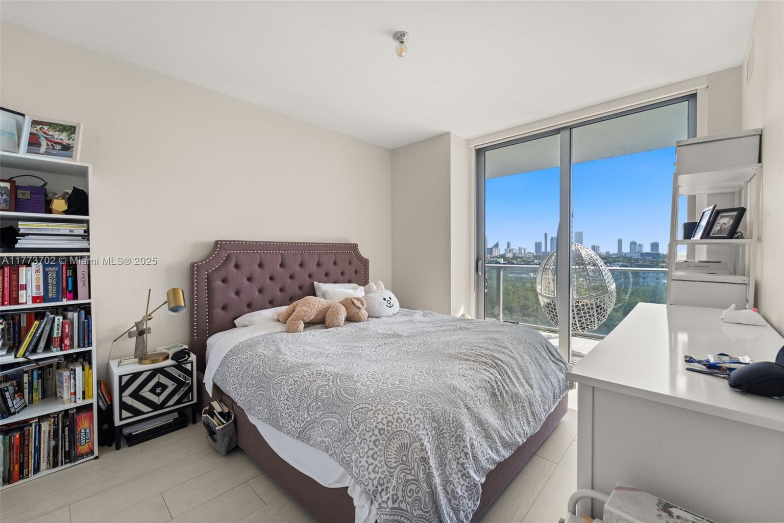 THE HARBOUR SOUTH CONDO - Residential