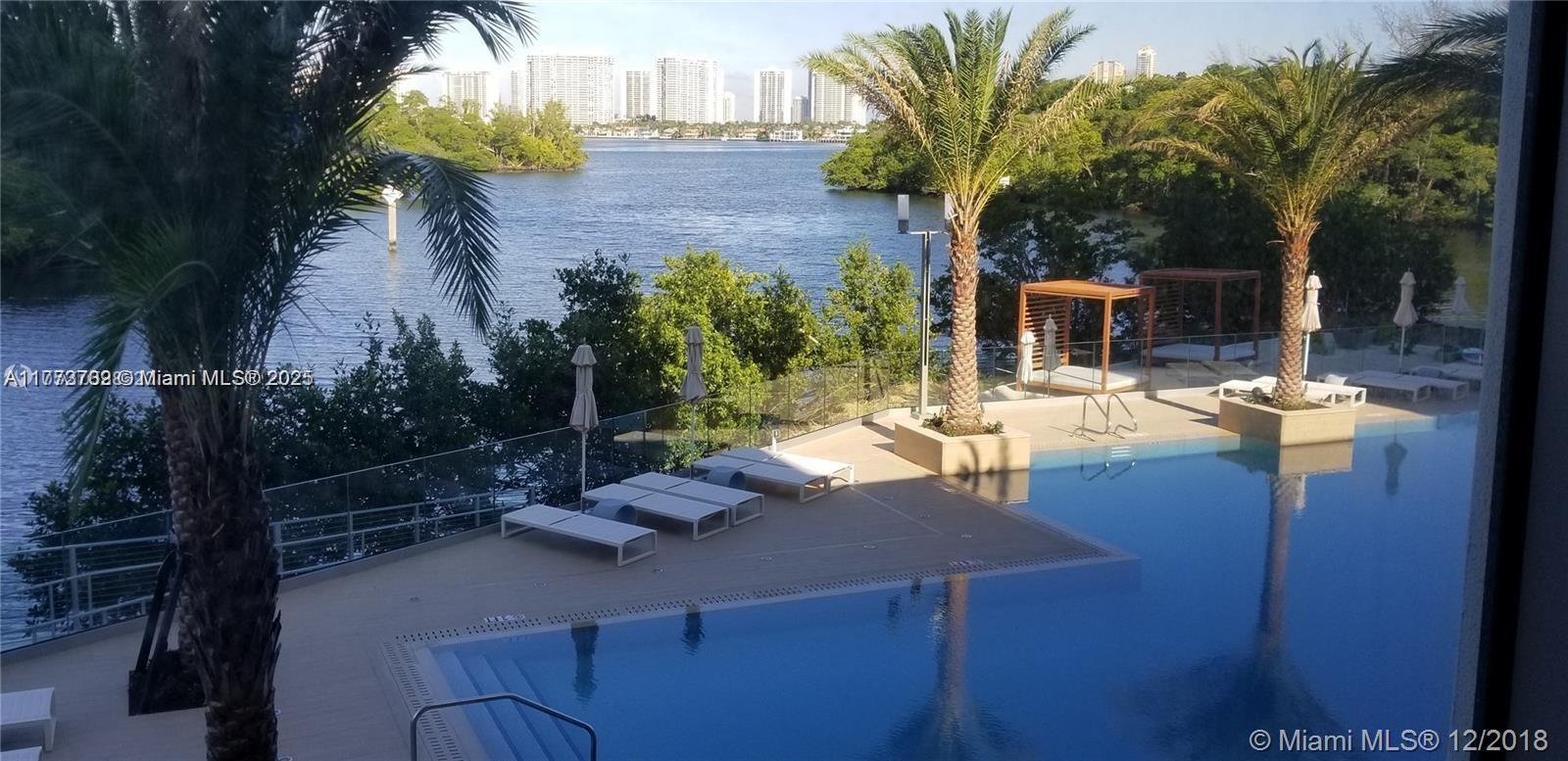 THE HARBOUR SOUTH CONDO - Residential