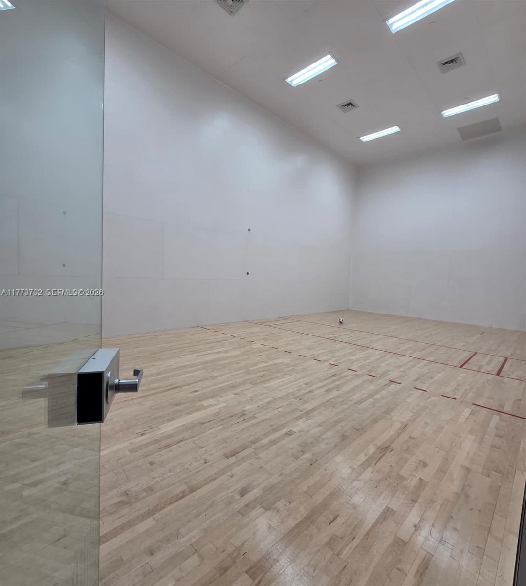 THE HARBOUR SOUTH CONDO - Residential