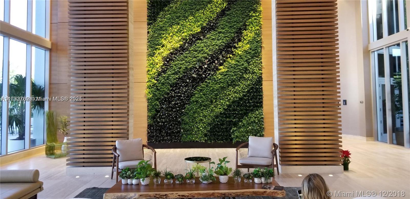 THE HARBOUR SOUTH CONDO - Residential