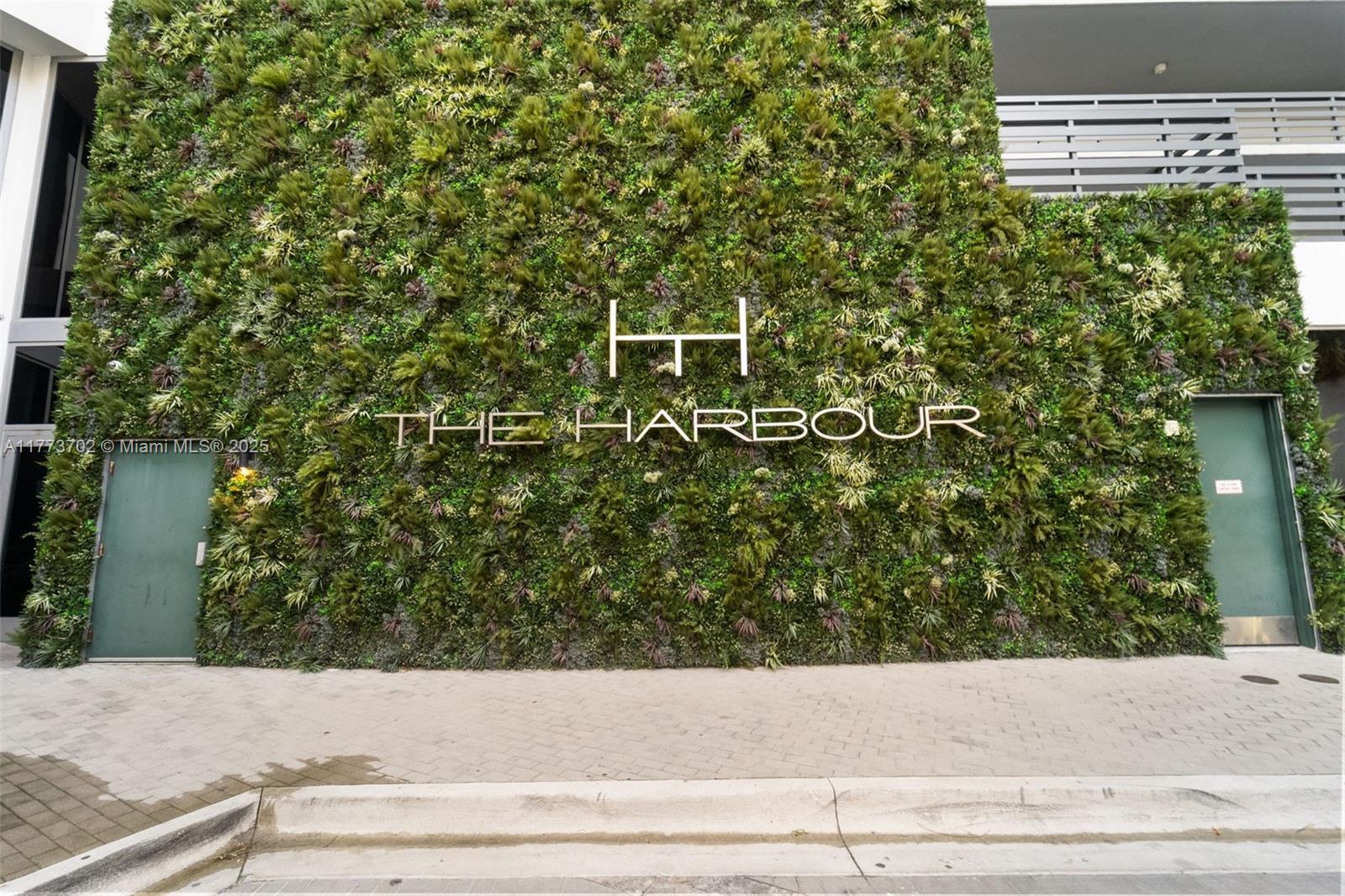 THE HARBOUR SOUTH CONDO - Residential