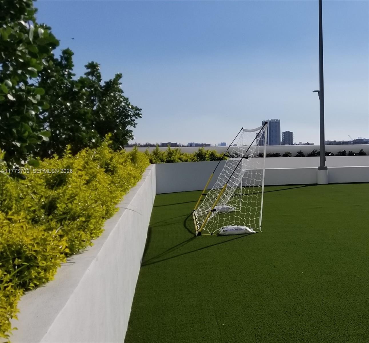 THE HARBOUR SOUTH CONDO - Residential