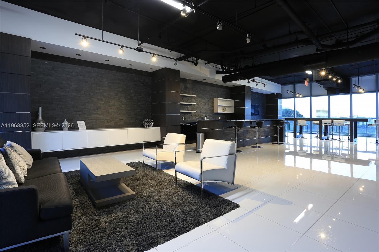 BLUE CONDO - Residential