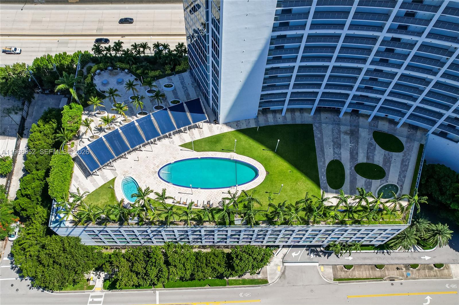 BLUE CONDO - Residential