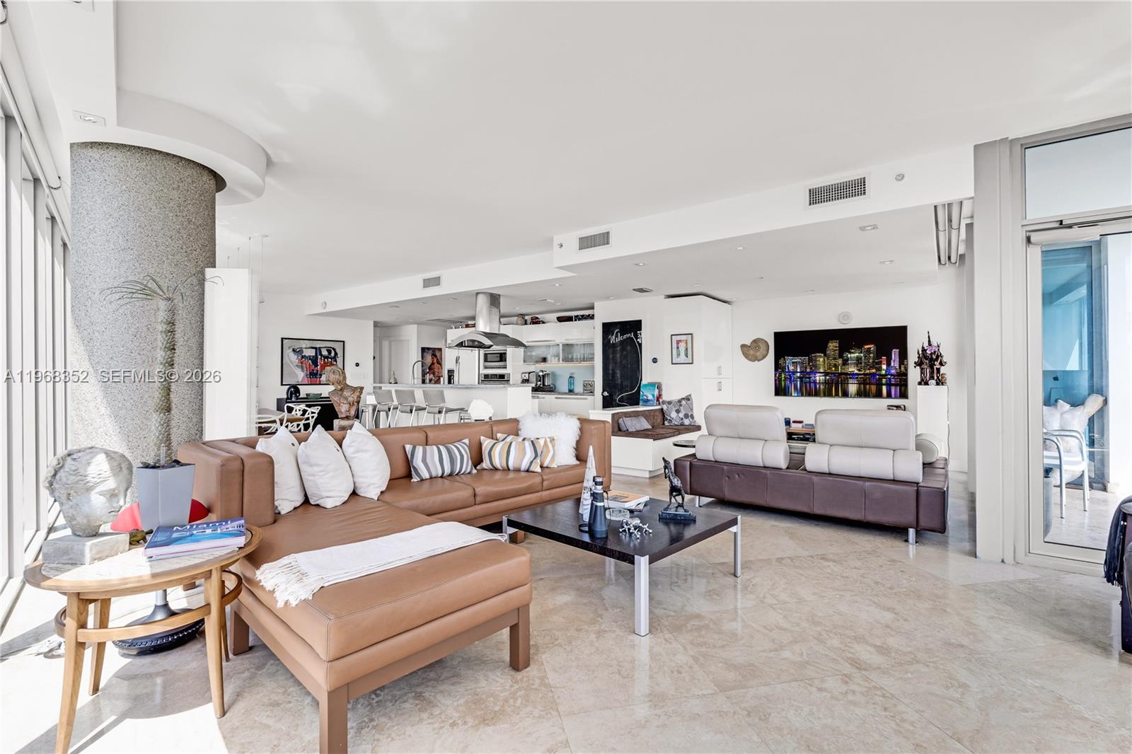 BLUE CONDO - Residential