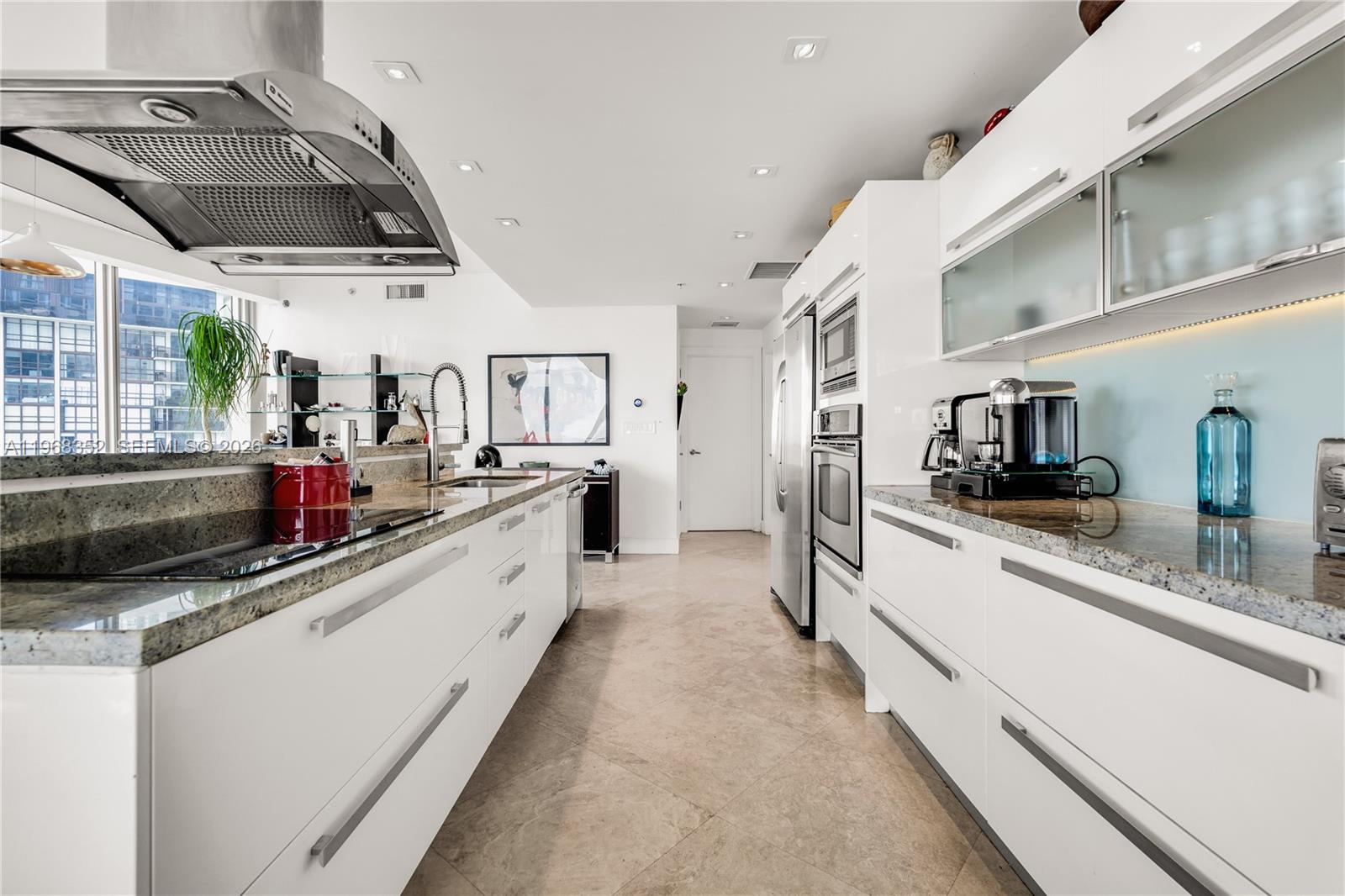 BLUE CONDO - Residential