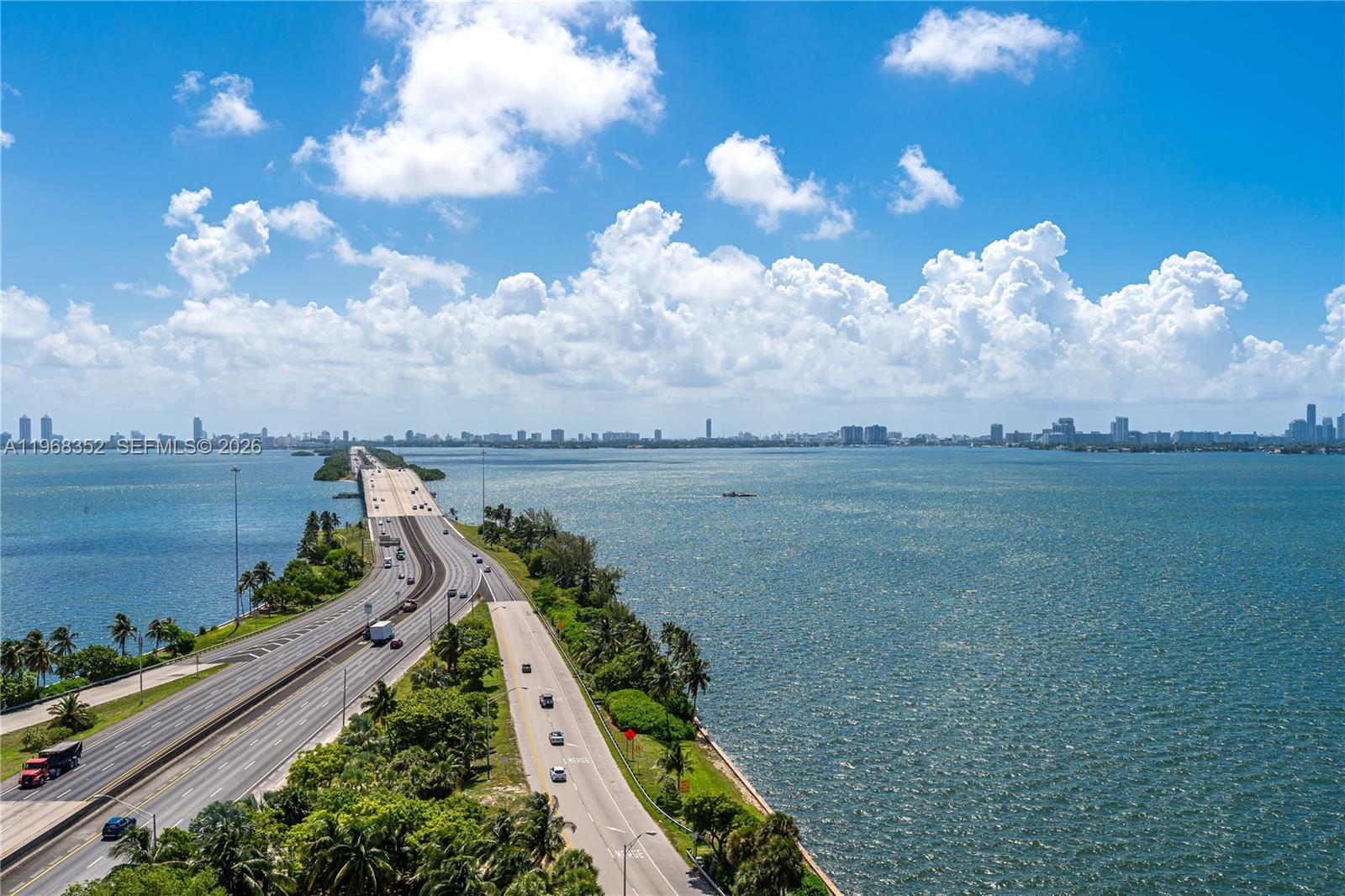 BLUE CONDO - Residential