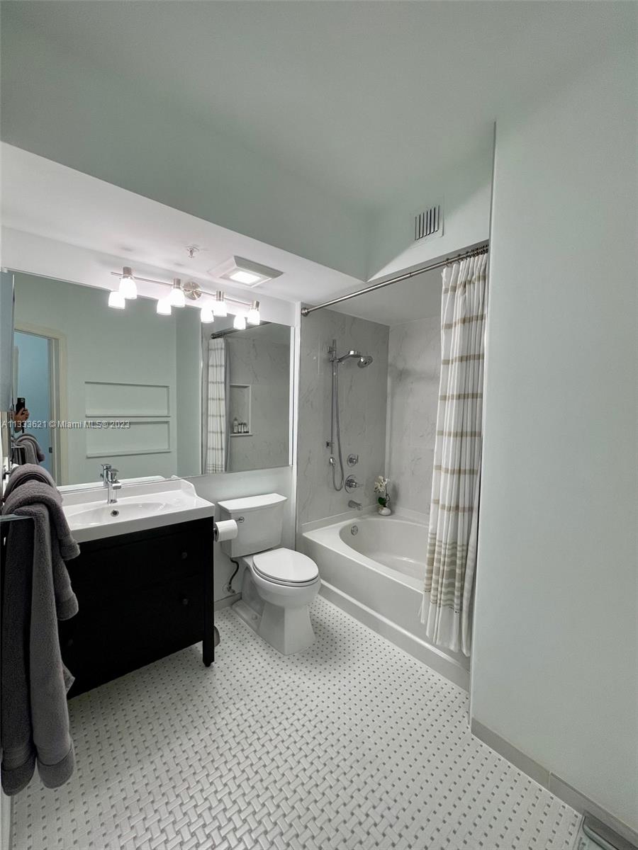 PORTO BELLAGIO CONDO - Residential Lease