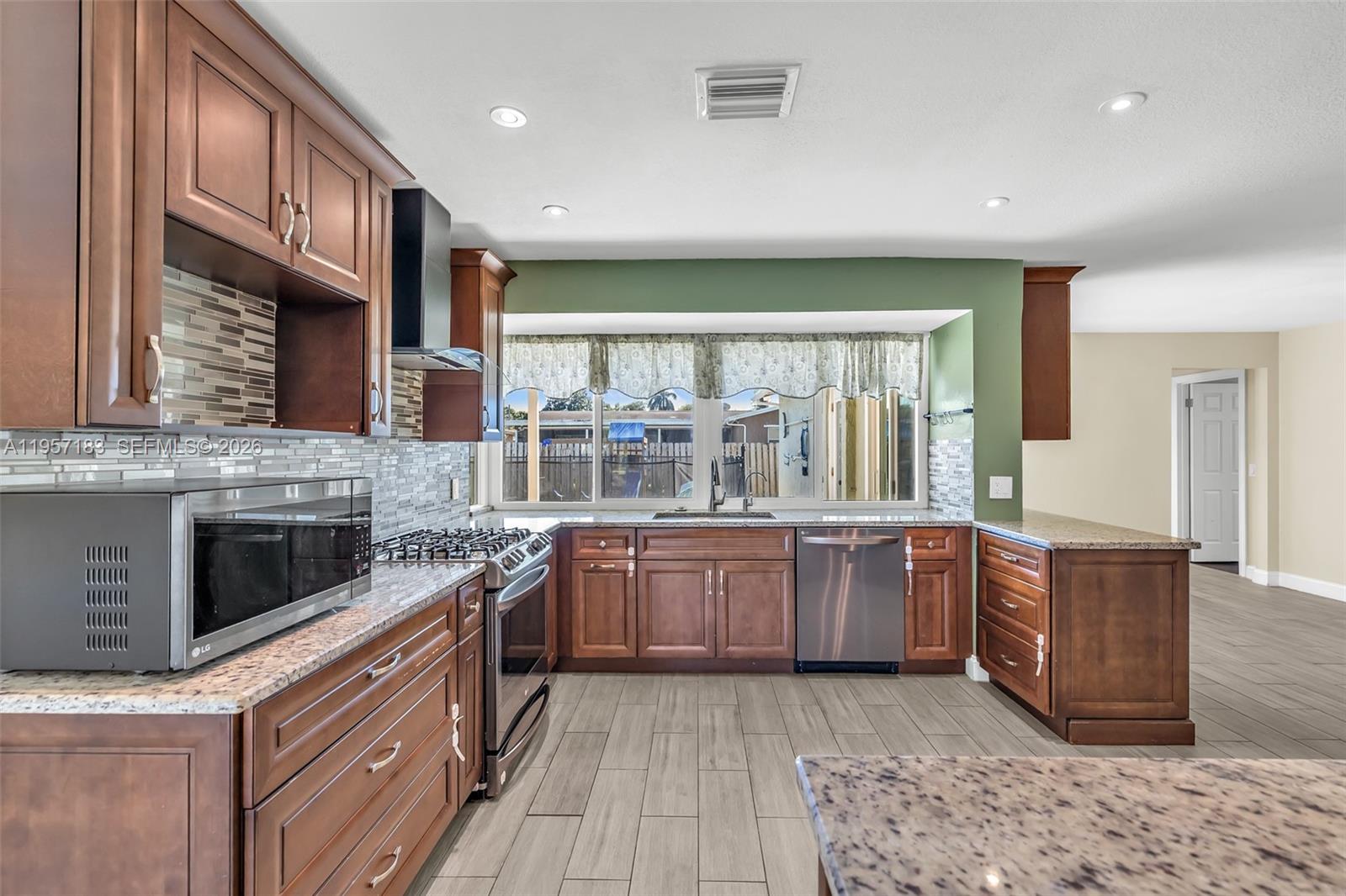 SUNRISE GOLF VILLAGE SEC - Residential