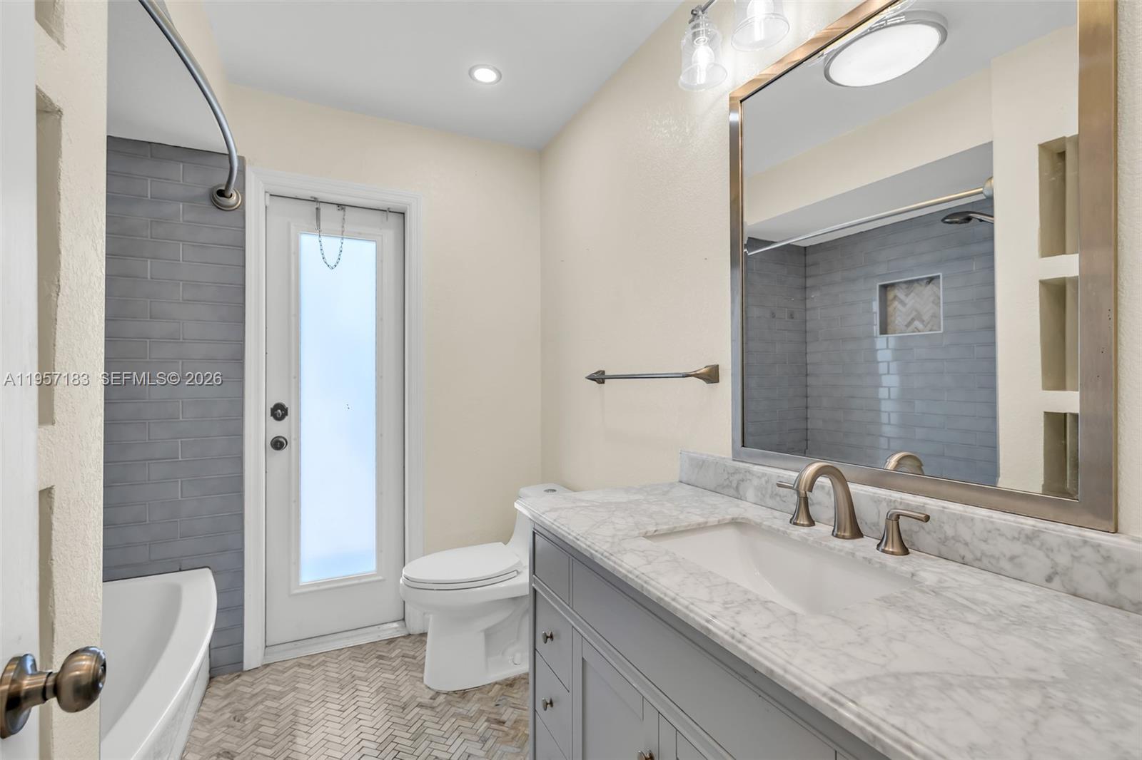 SUNRISE GOLF VILLAGE SEC - Residential