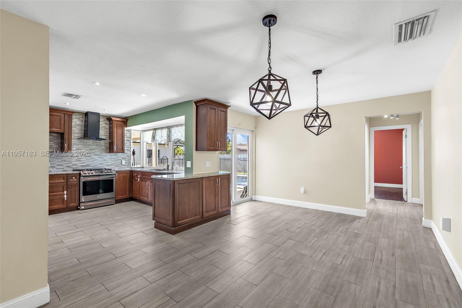 SUNRISE GOLF VILLAGE SEC - Residential