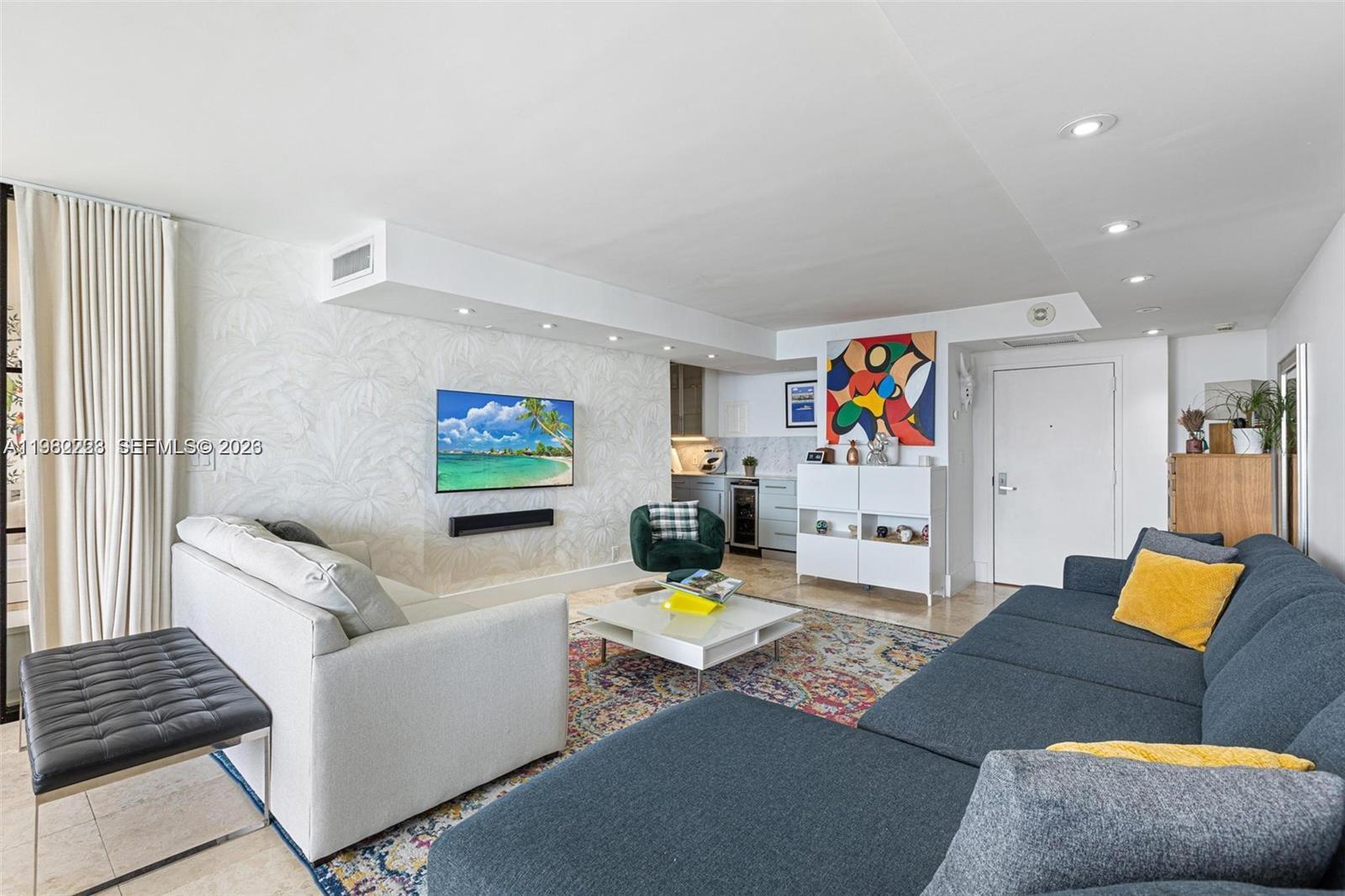 THE PALM BAY YACHT CLUB C - Residential Lease