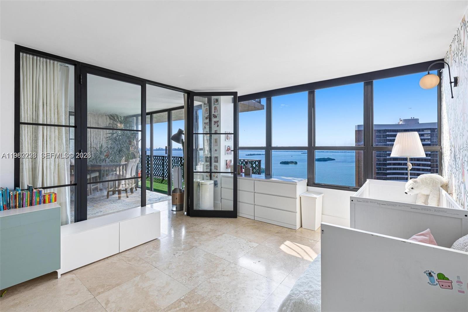 THE PALM BAY YACHT CLUB C - Residential Lease