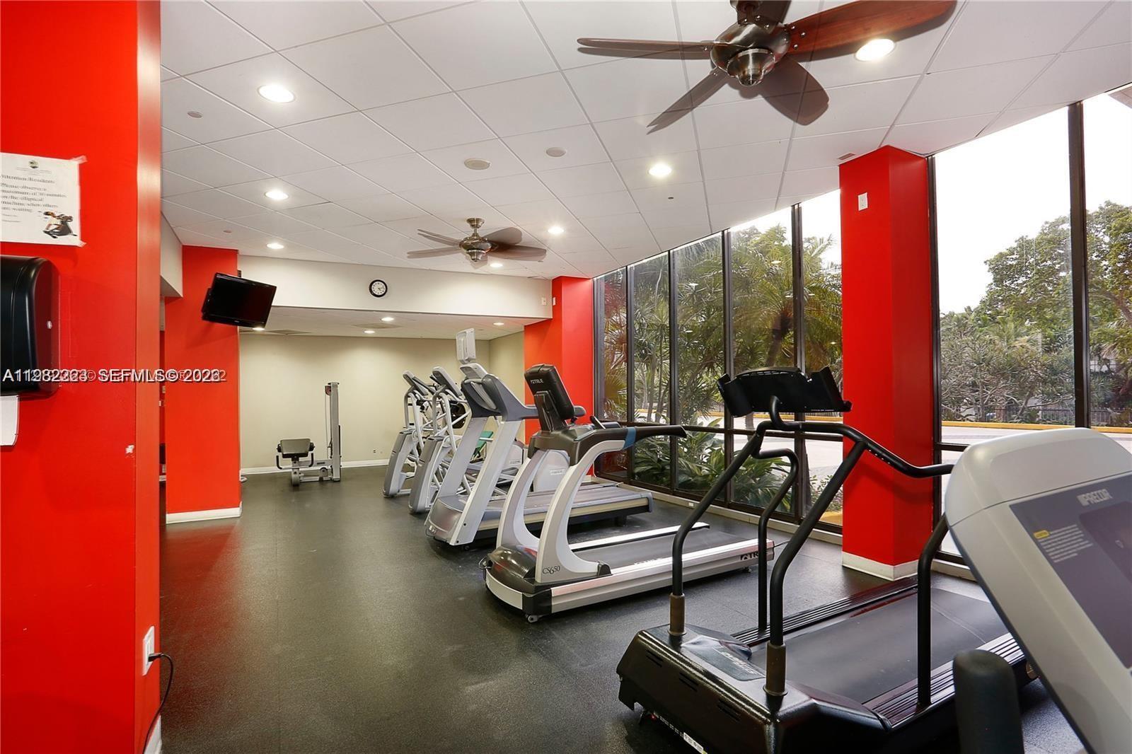 THE PALM BAY YACHT CLUB C - Residential Lease