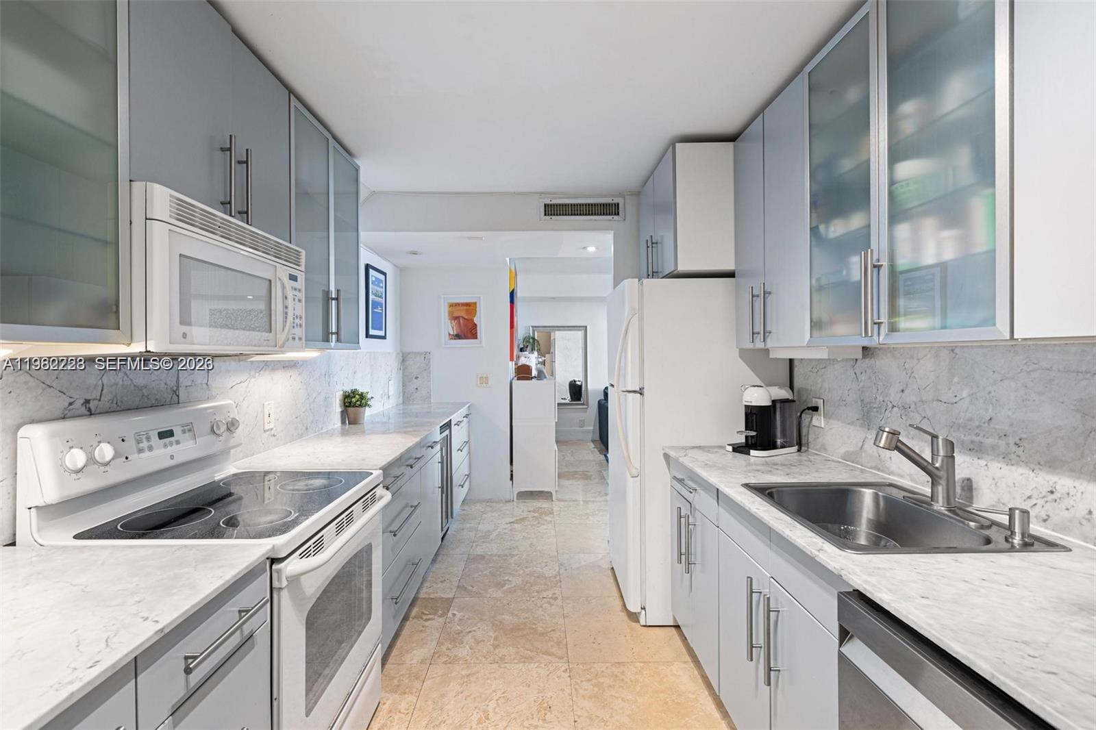 THE PALM BAY YACHT CLUB C - Residential Lease