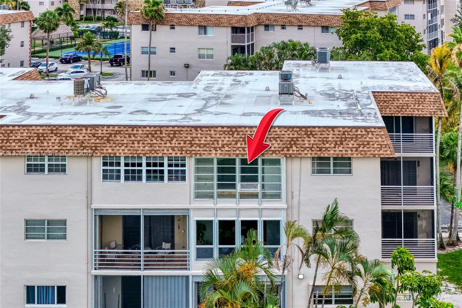 ARROWHEAD CONDO NO V - Residential