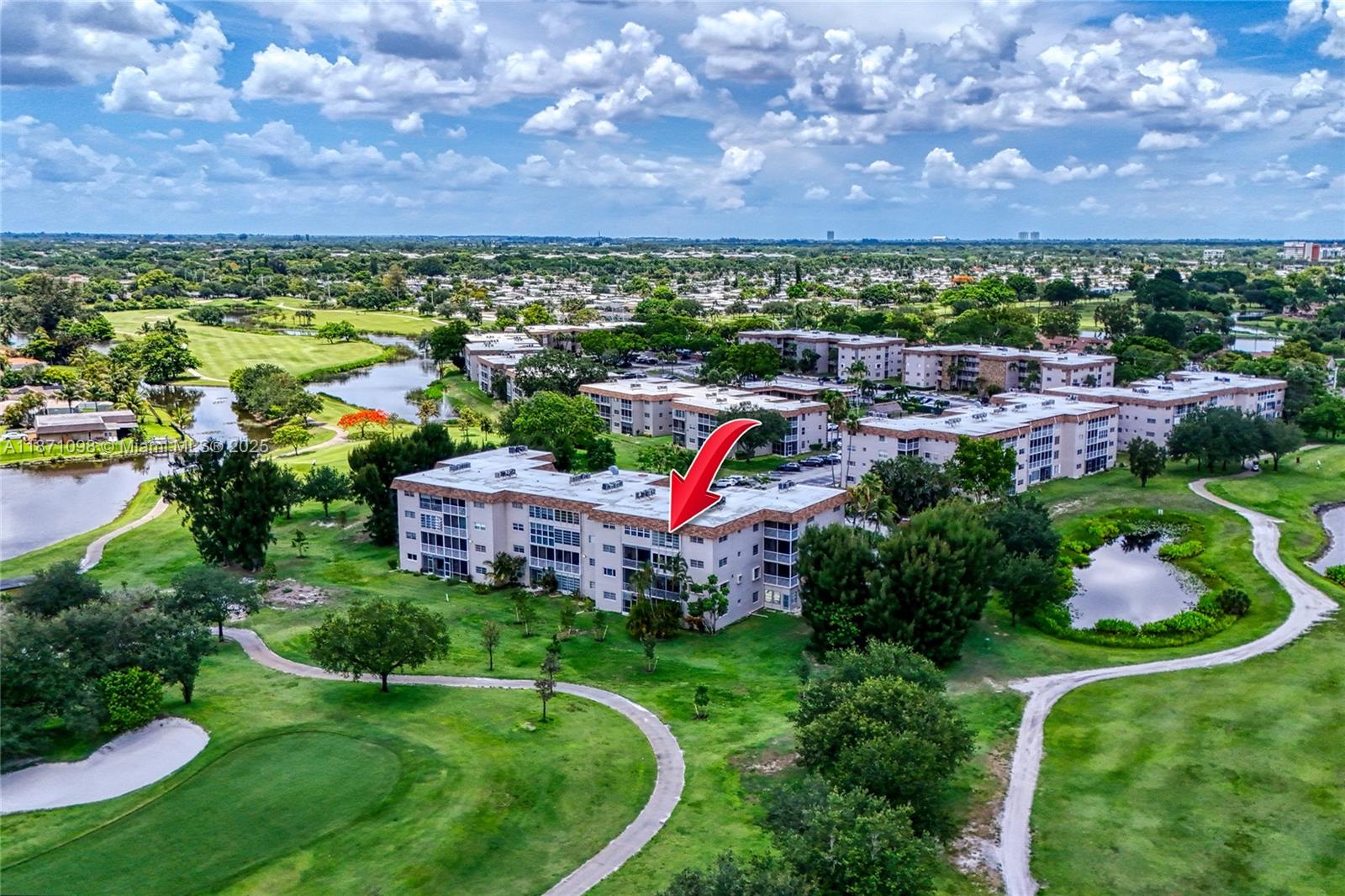 ARROWHEAD CONDO NO V - Residential