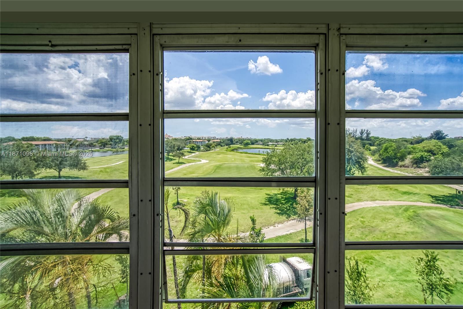 ARROWHEAD CONDO NO V - Residential