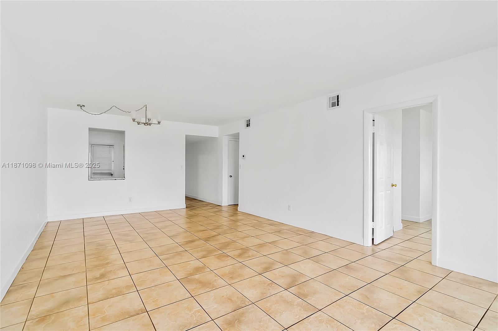 ARROWHEAD CONDO NO V - Residential