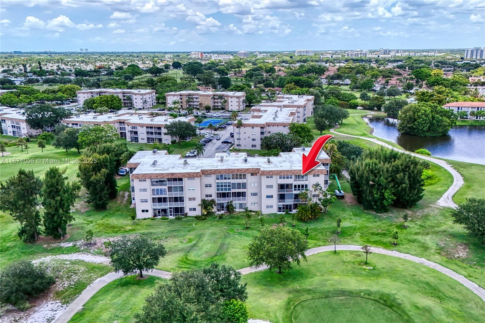 ARROWHEAD CONDO NO V - Residential