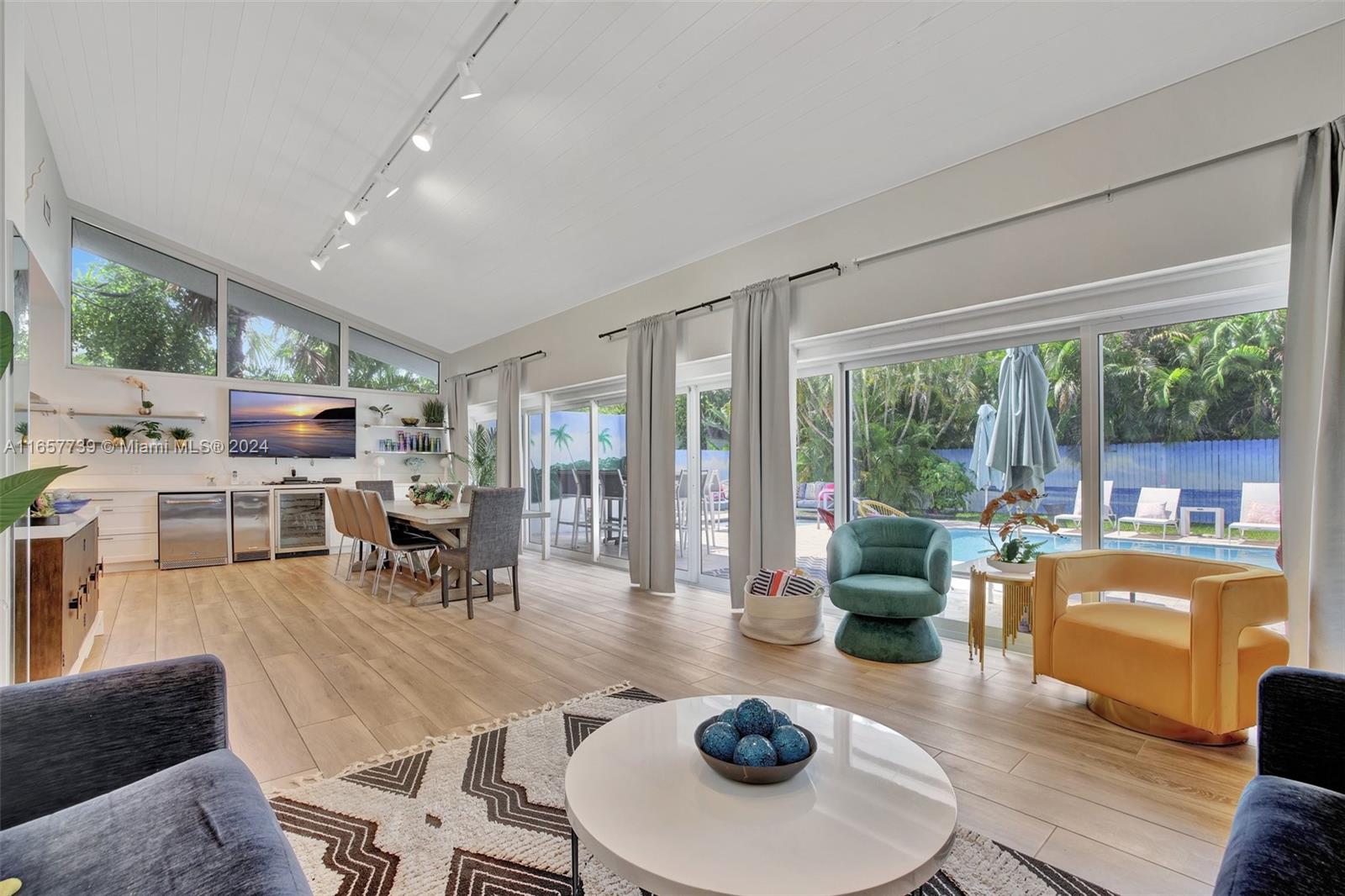 HARBOR BEACH - Residential