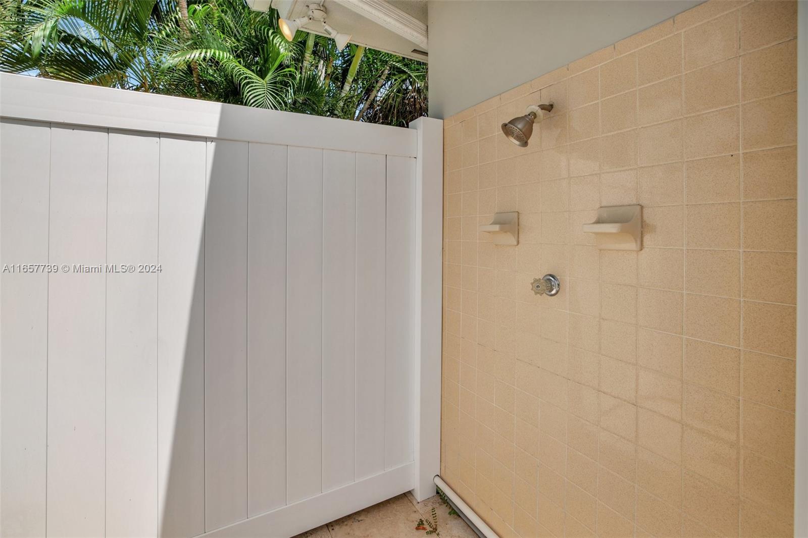 HARBOR BEACH - Residential