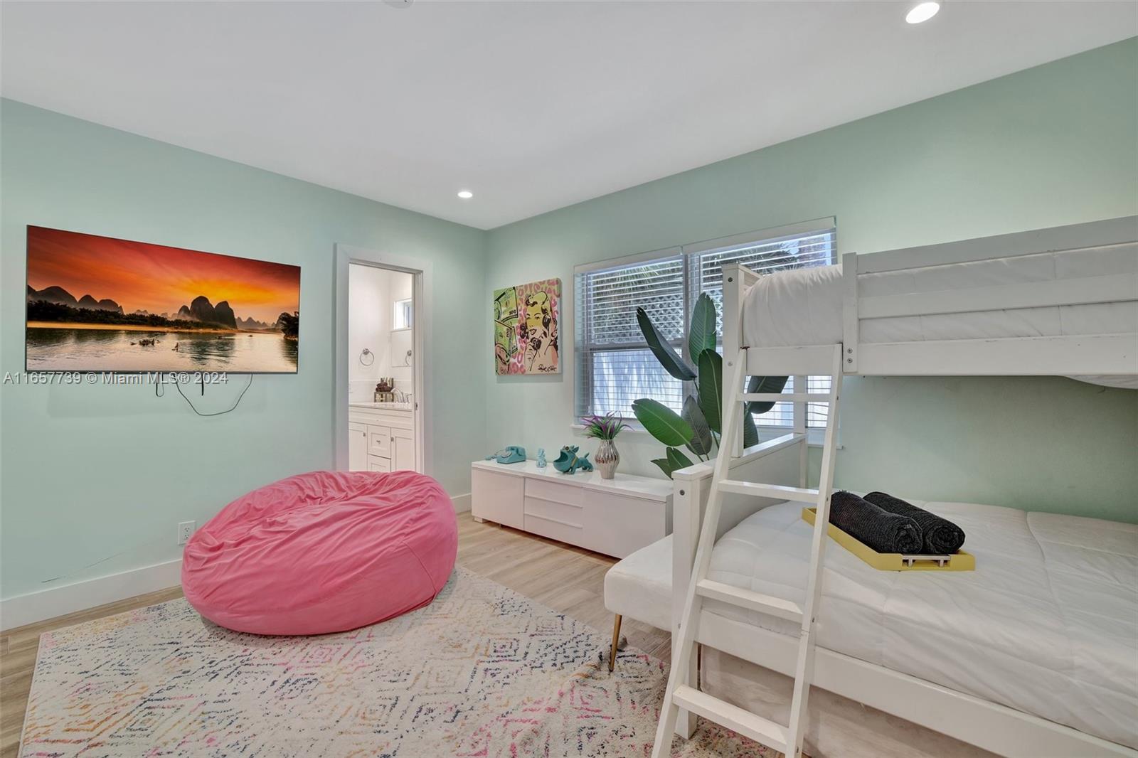 HARBOR BEACH - Residential