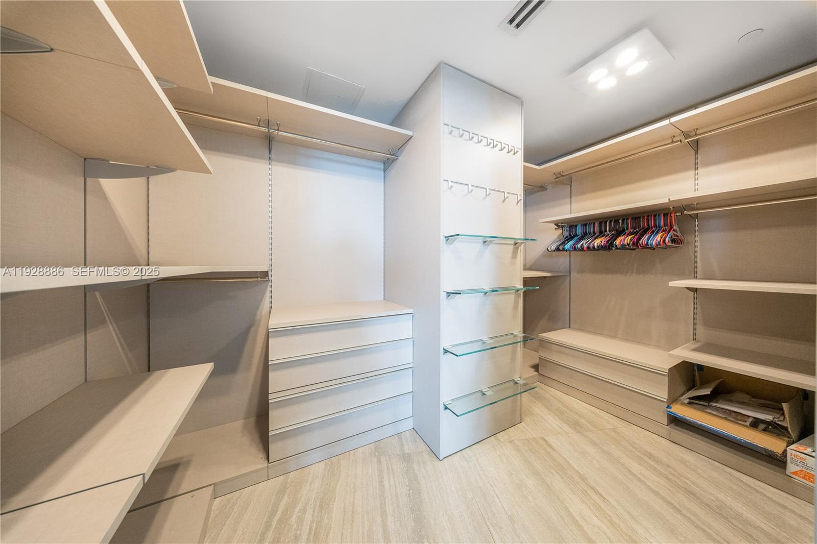 ICON CONDO - Residential Lease