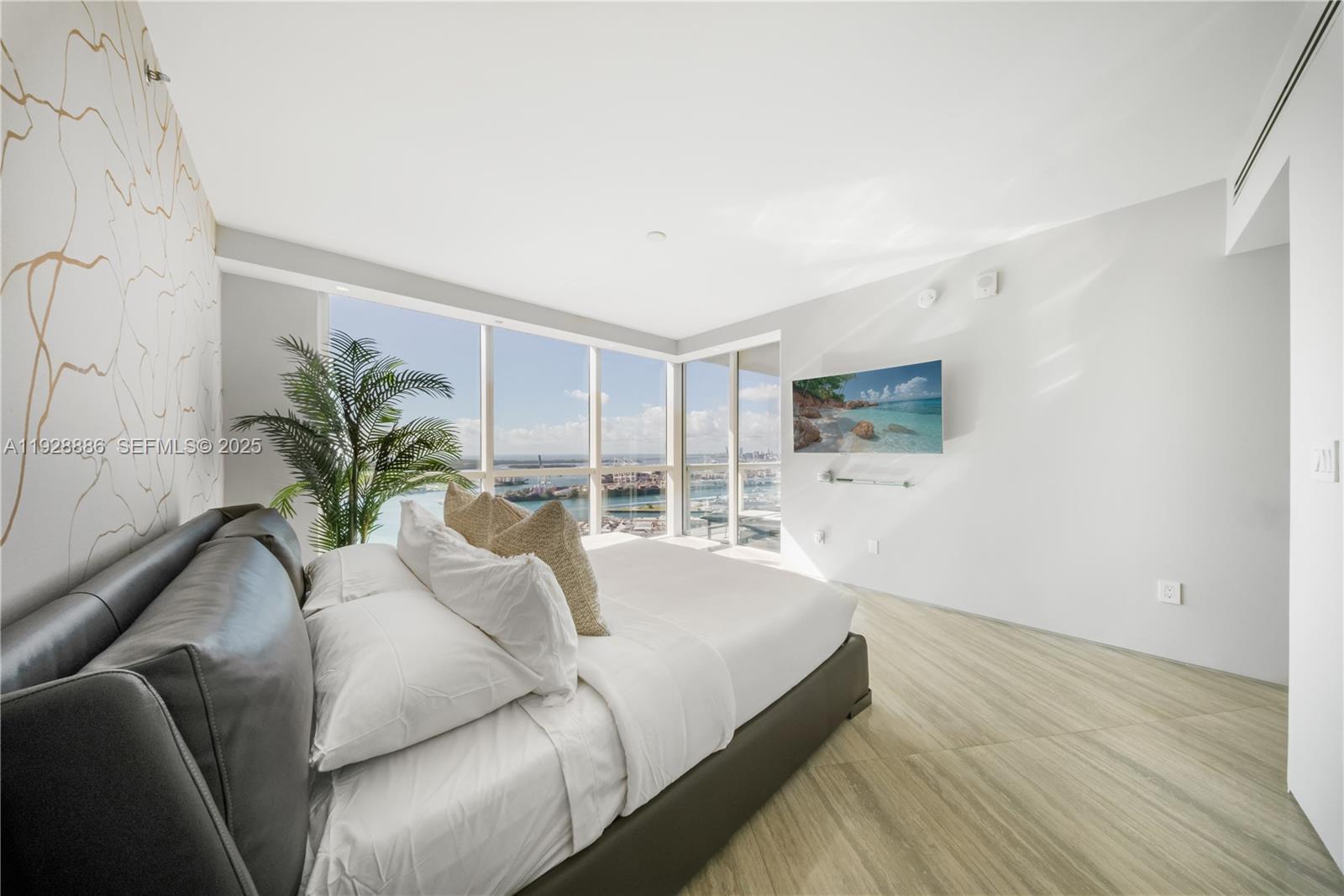 ICON CONDO - Residential Lease