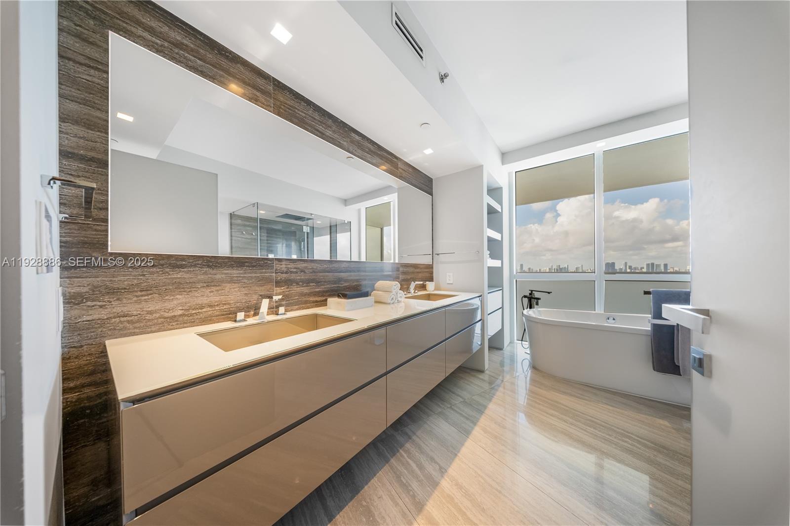 ICON CONDO - Residential Lease