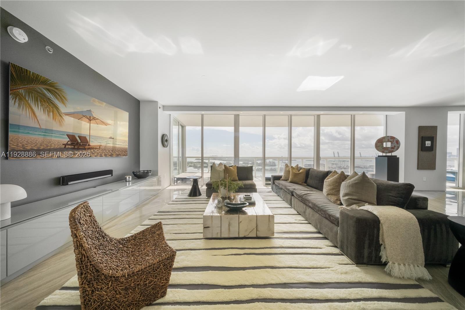 ICON CONDO - Residential Lease