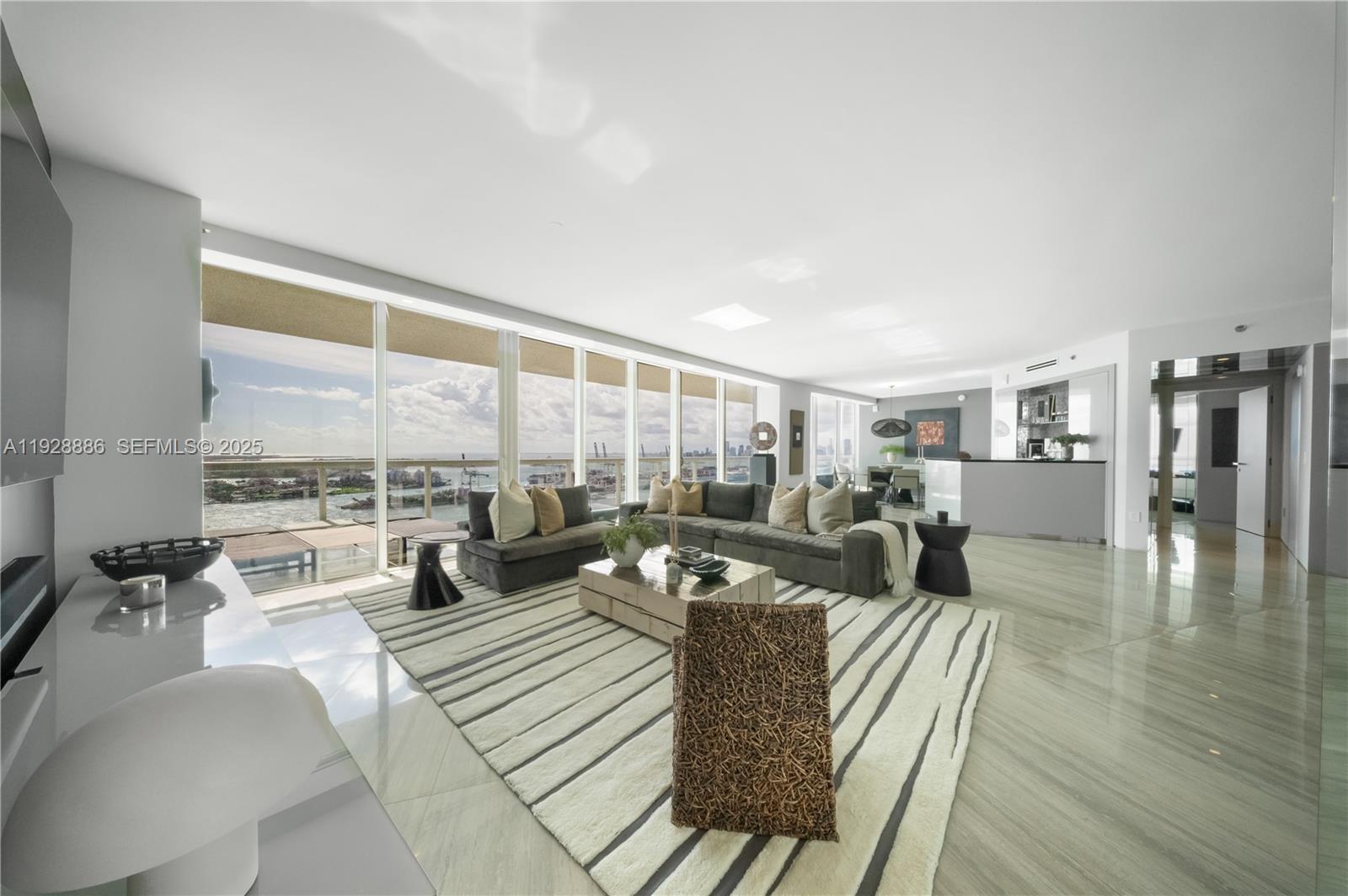 ICON CONDO - Residential Lease