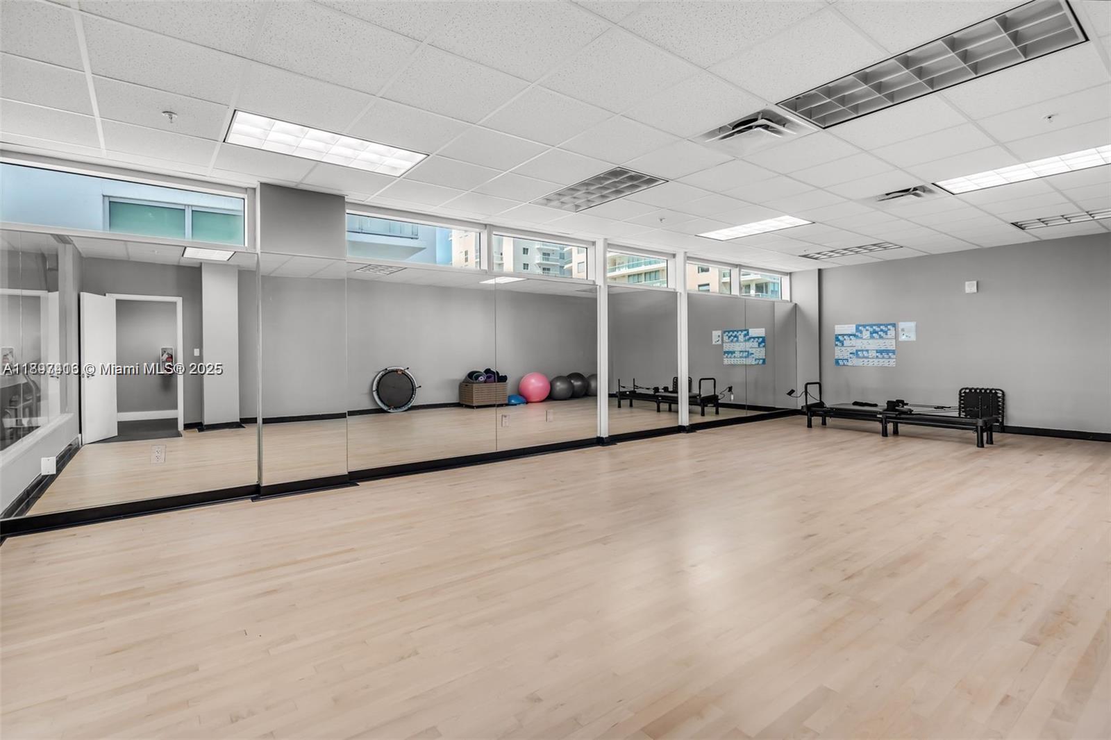 ELOQUENCE ON THE BAY COND - Residential