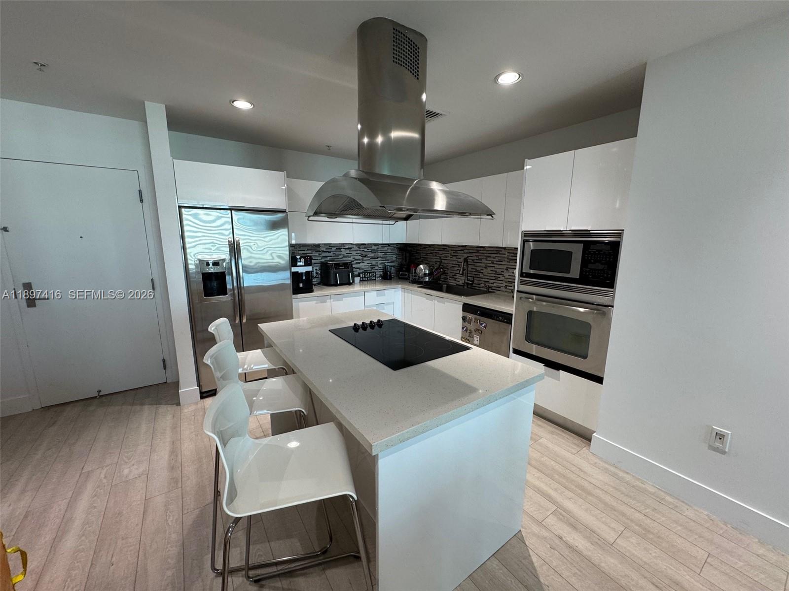 ELOQUENCE ON THE BAY COND - Residential