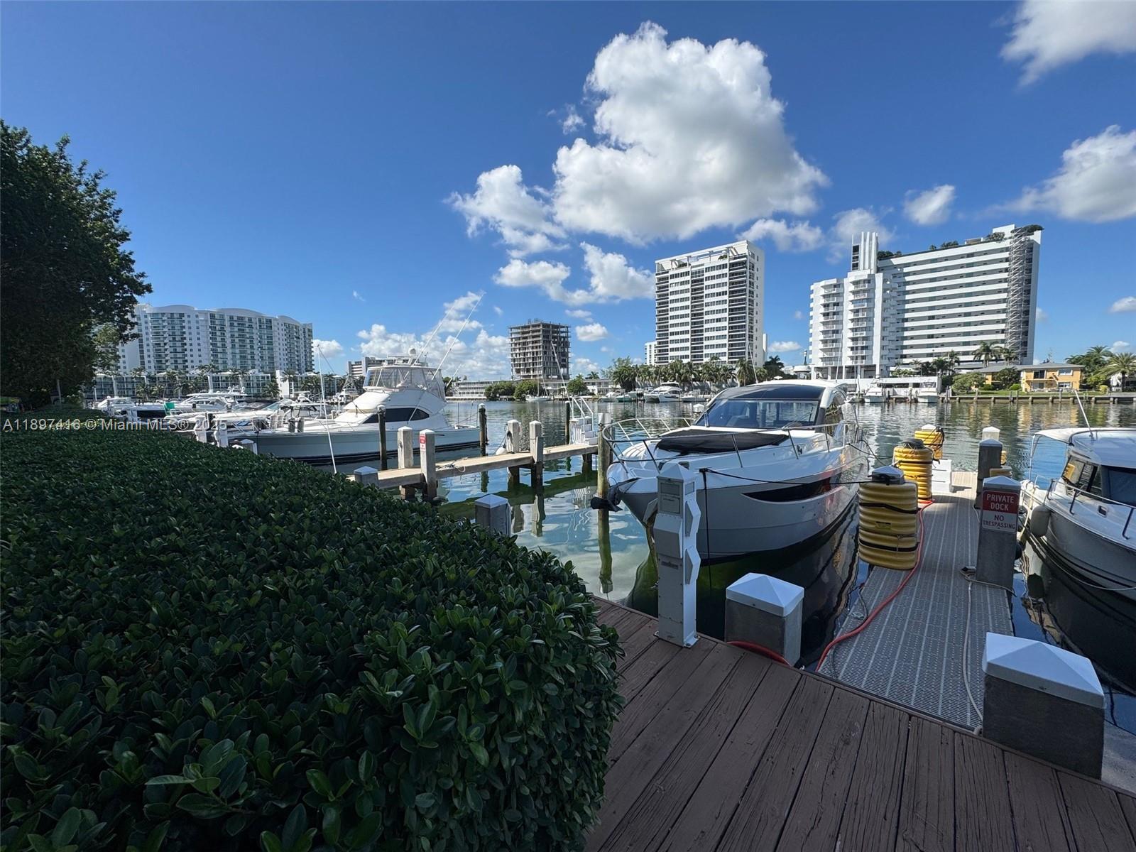 ELOQUENCE ON THE BAY COND - Residential