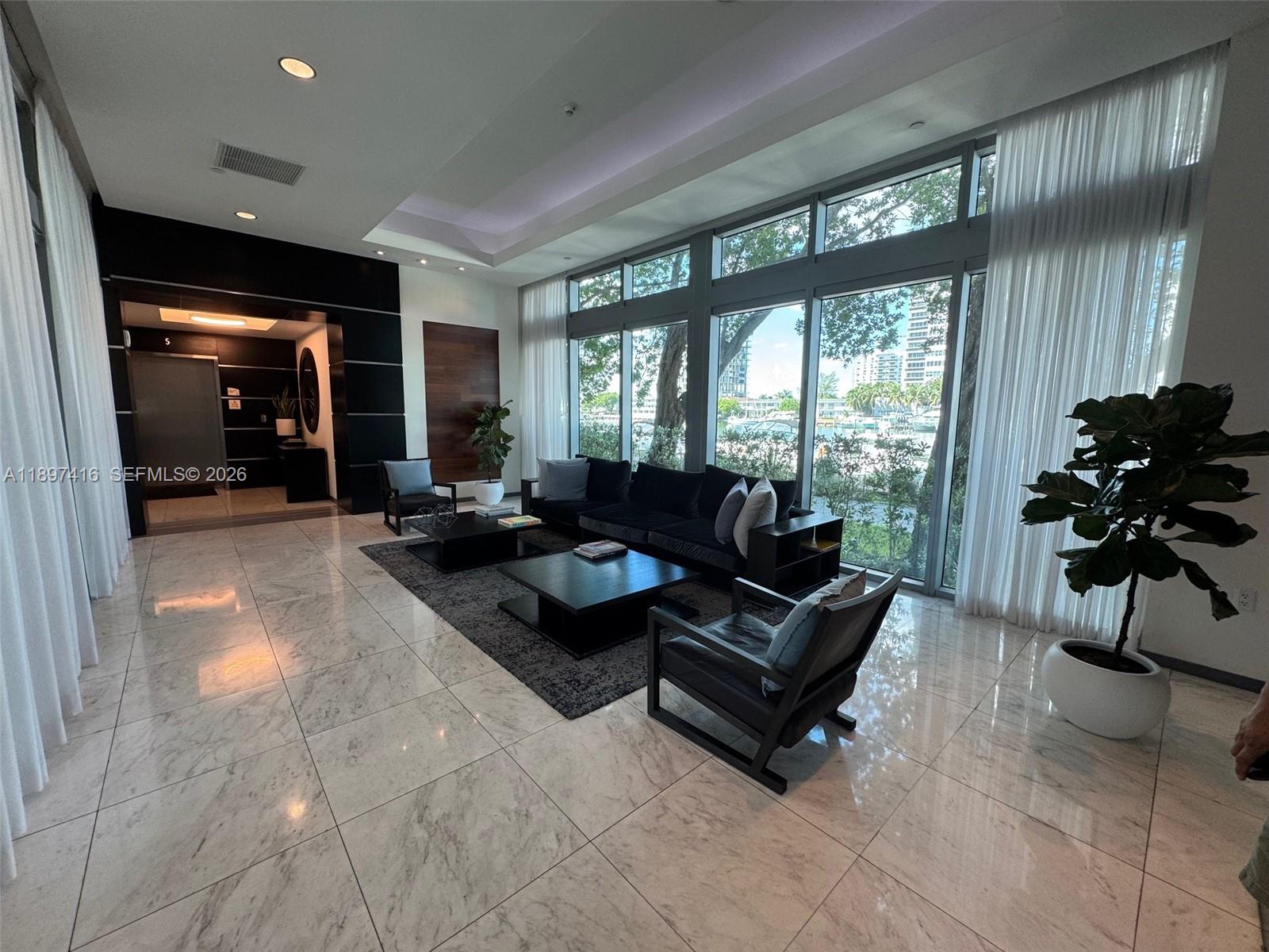 ELOQUENCE ON THE BAY COND - Residential