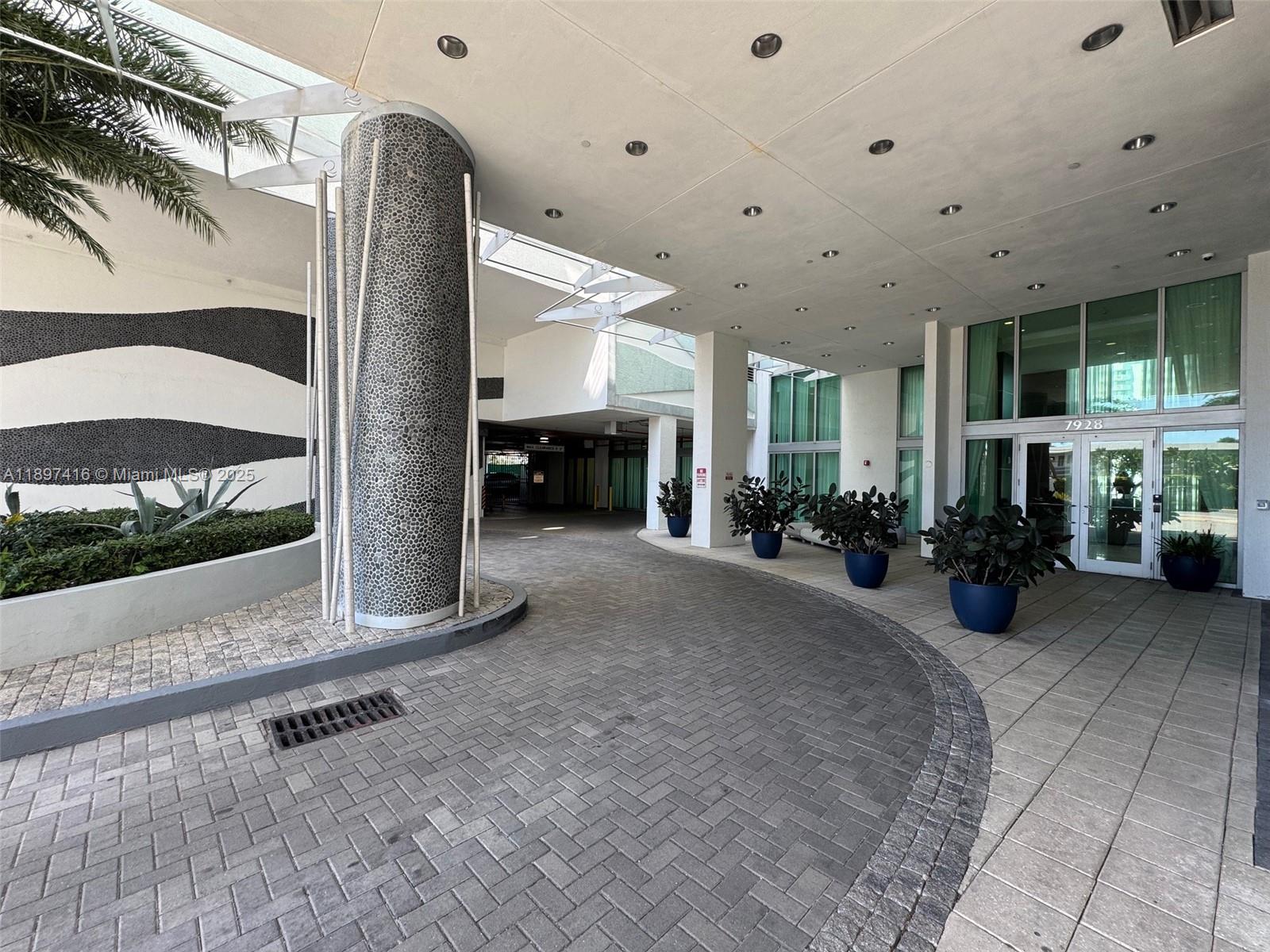 7928 East Dr 1202