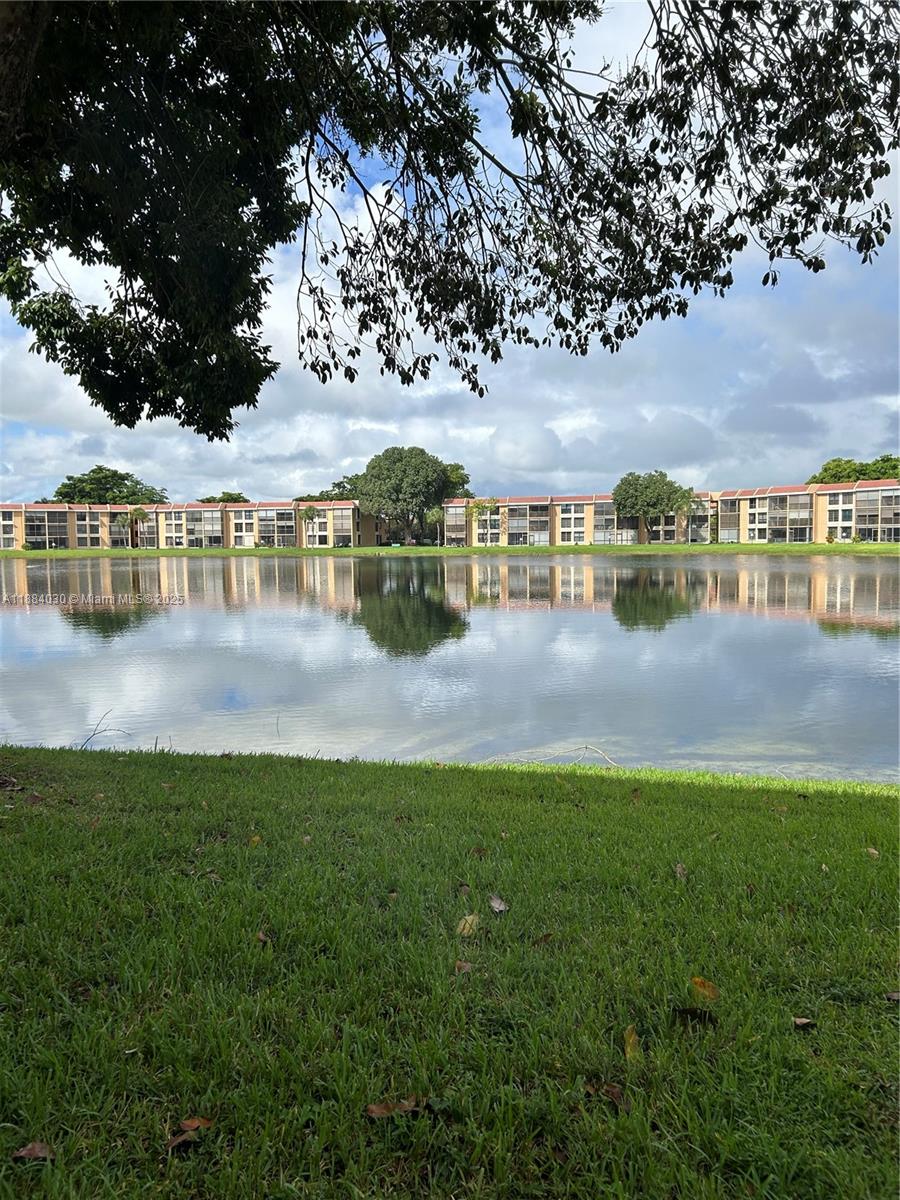 CORAL GATE V CONDO - Residential