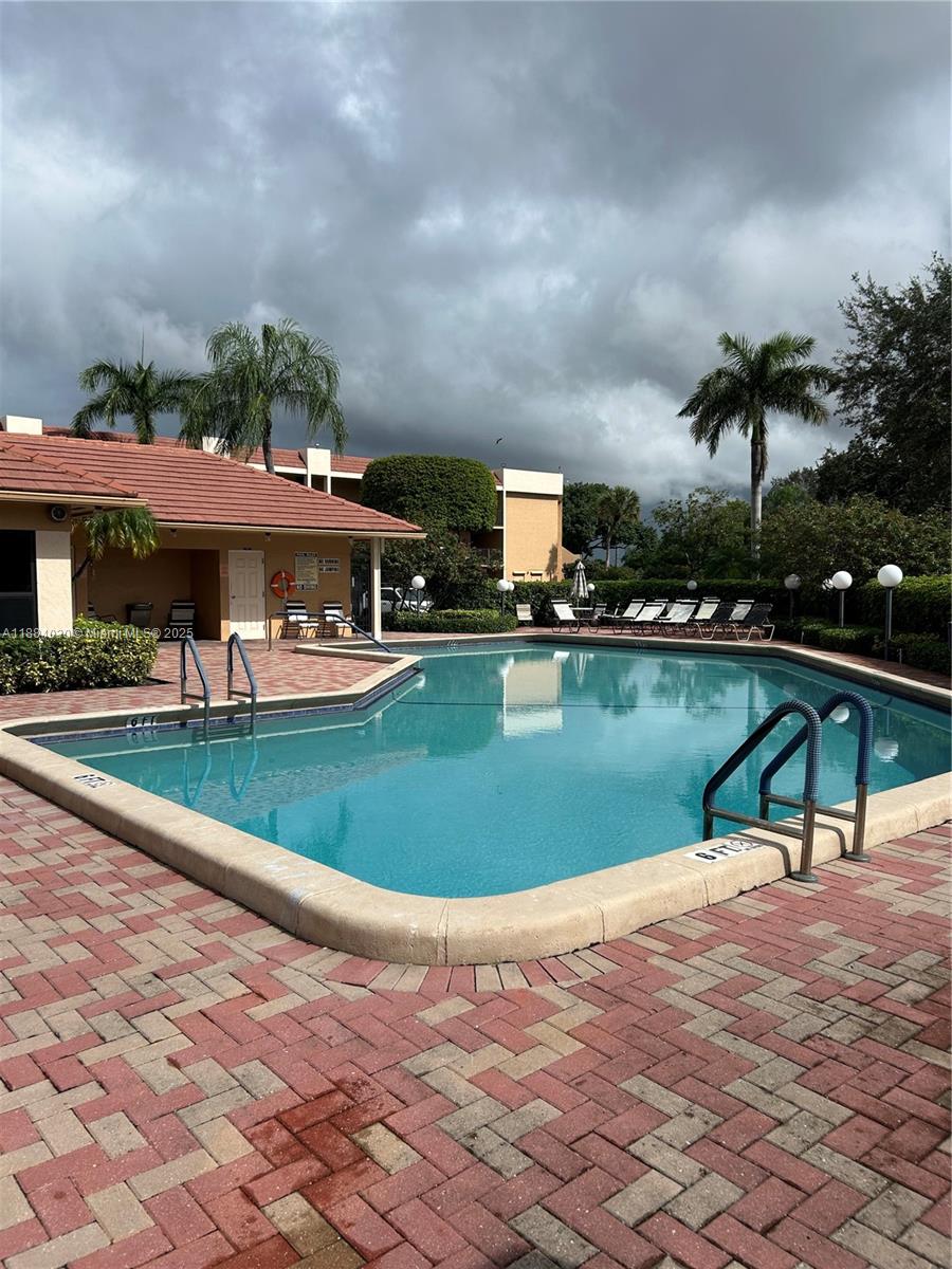 CORAL GATE V CONDO - Residential