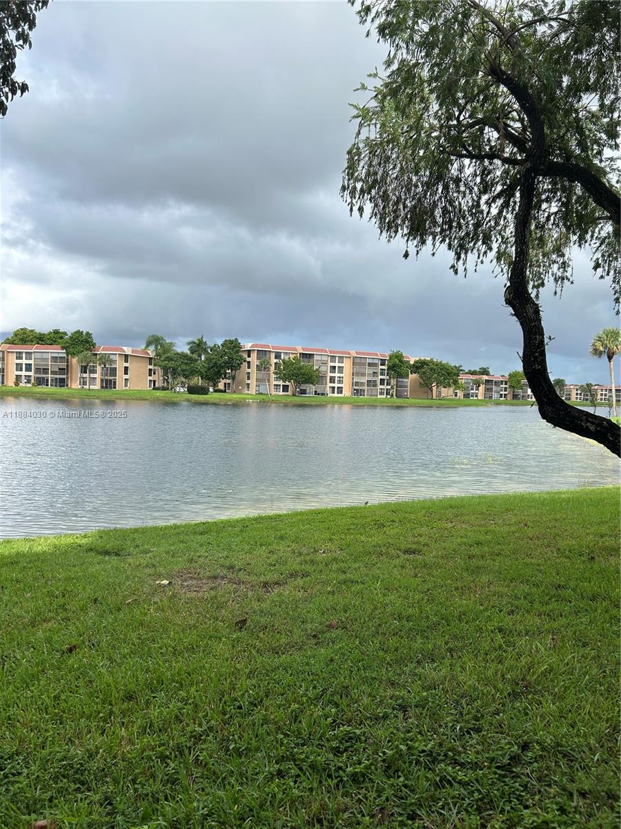 CORAL GATE V CONDO - Residential